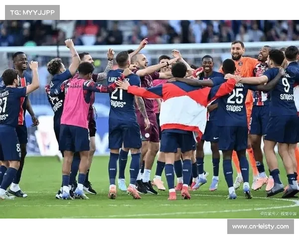 十人巴黎客场作战，门德斯头槌绝杀斯特拉斯堡